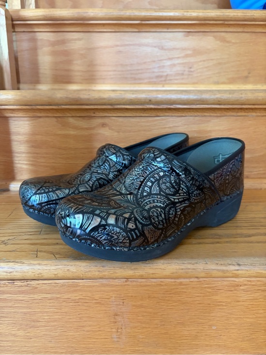 Dansko Shoes - Dansko XP 2.0 Clogs Fossilized Metallic Pattern Women’s 42 Professional Nursing